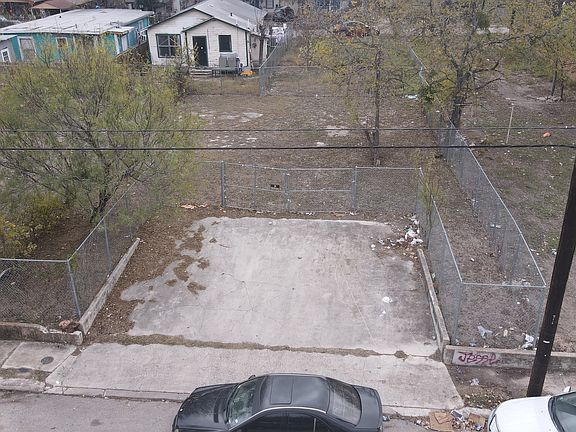 2nd image of 2208 W Poplar #2 LOT 12