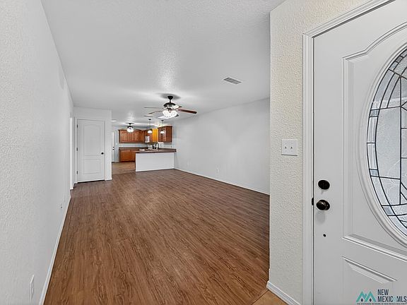 4th image of 2102 Clover Ln