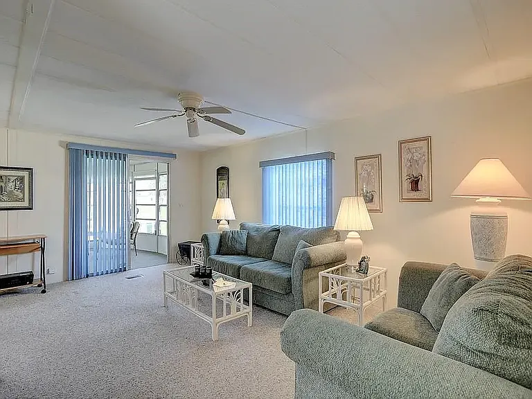 1035 Royal Palm Dr — Photo 6
