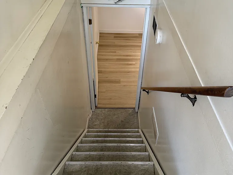 512 32nd Ave NE — Photo 3