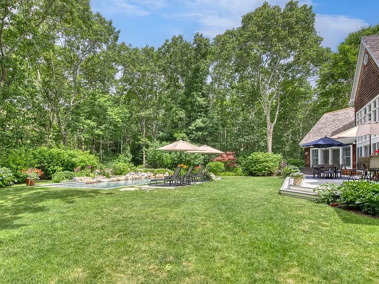 10 Dering Ln — Photo 4