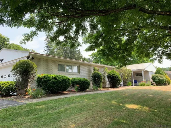 2803 Somerset Ave, Windber, PA 15963