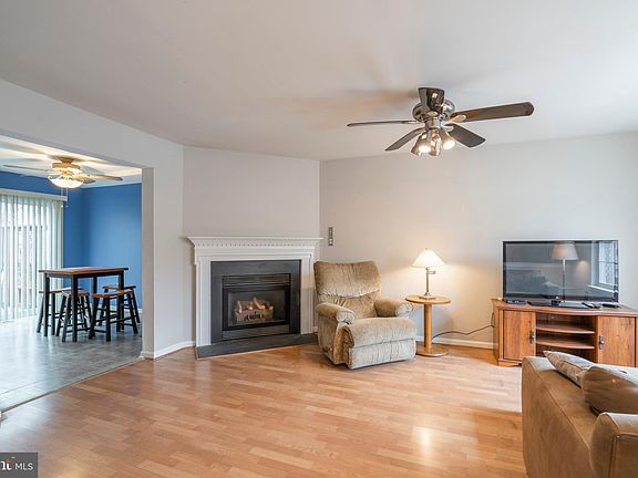 4th image of 941 Woodlawn Ave