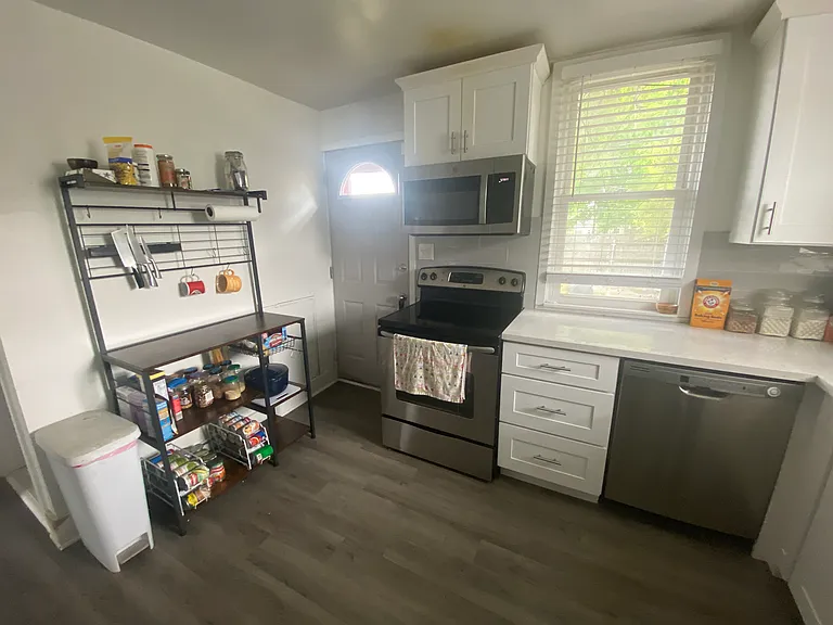 Kitchen Photo #3