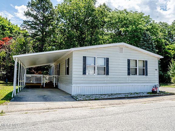 3rd image of 118 Douglas Drive