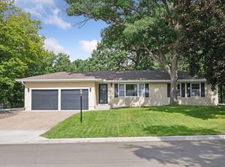 7180 Windgate Rd, Woodbury, MN 55125