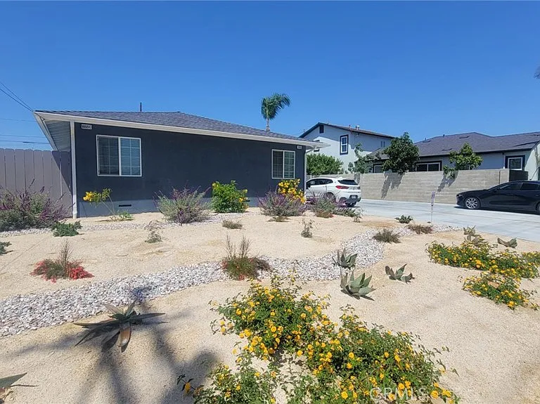 1605 E Santa Ana St — Photo 39