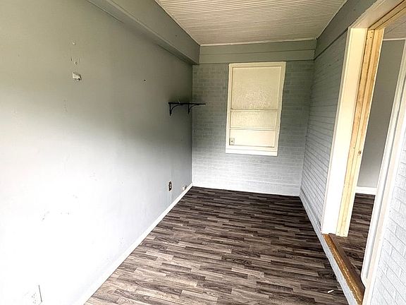 5th image of 304 S Magnolia St
