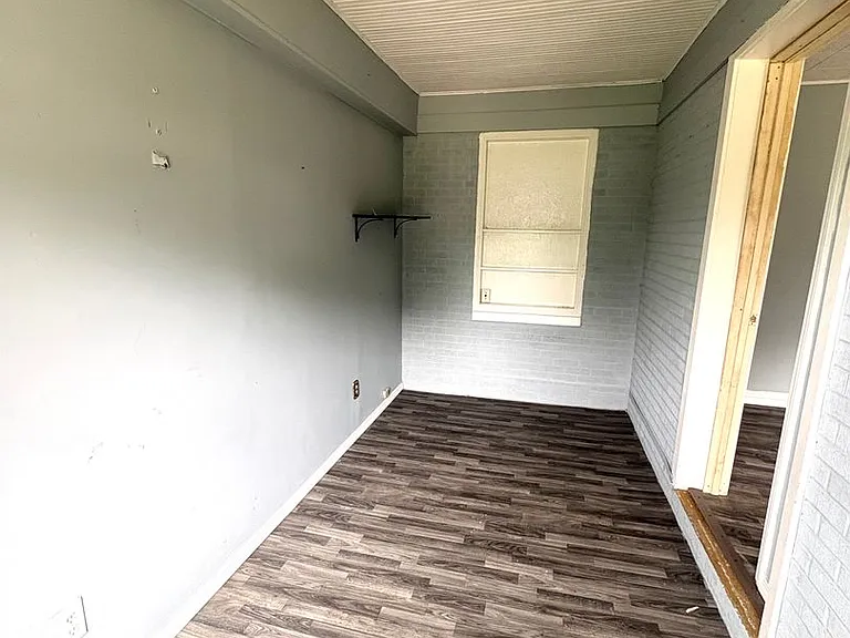 304 S Magnolia St — Photo 5