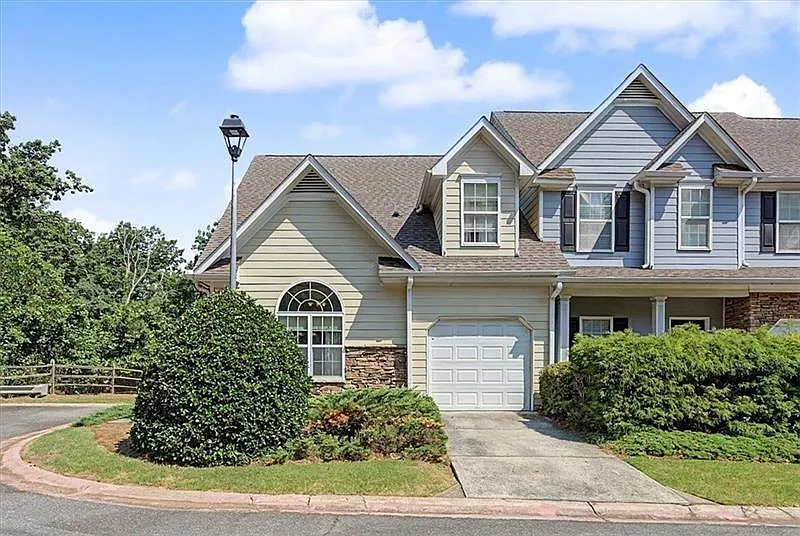 2 bed, 2.5 bath, 1649 sqft, $2,200 — Photo 3
