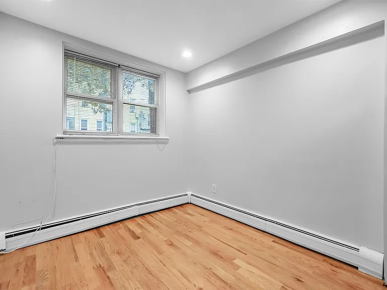 523 Adams St #1L — Photo 8