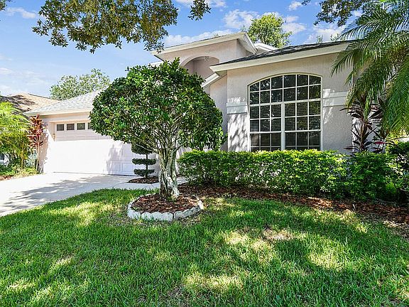 3rd image of 17759 Esprit Dr