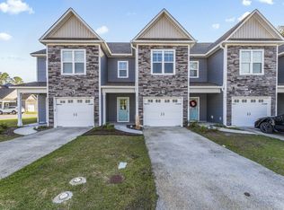 209 N Stingray Ln, Sneads Ferry, NC 28460