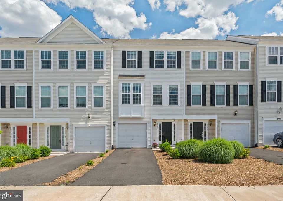 1st image of 8257 Heritage Crossing Ct #19