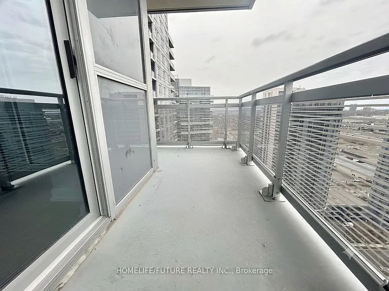 275 Village Green Sq #2916 — Photo 4