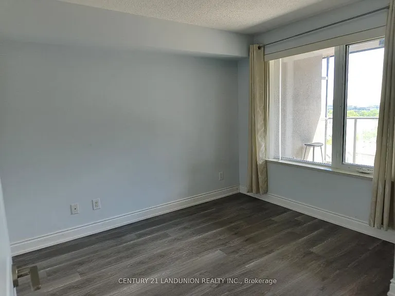 233 S Park Rd #915 — Photo 6