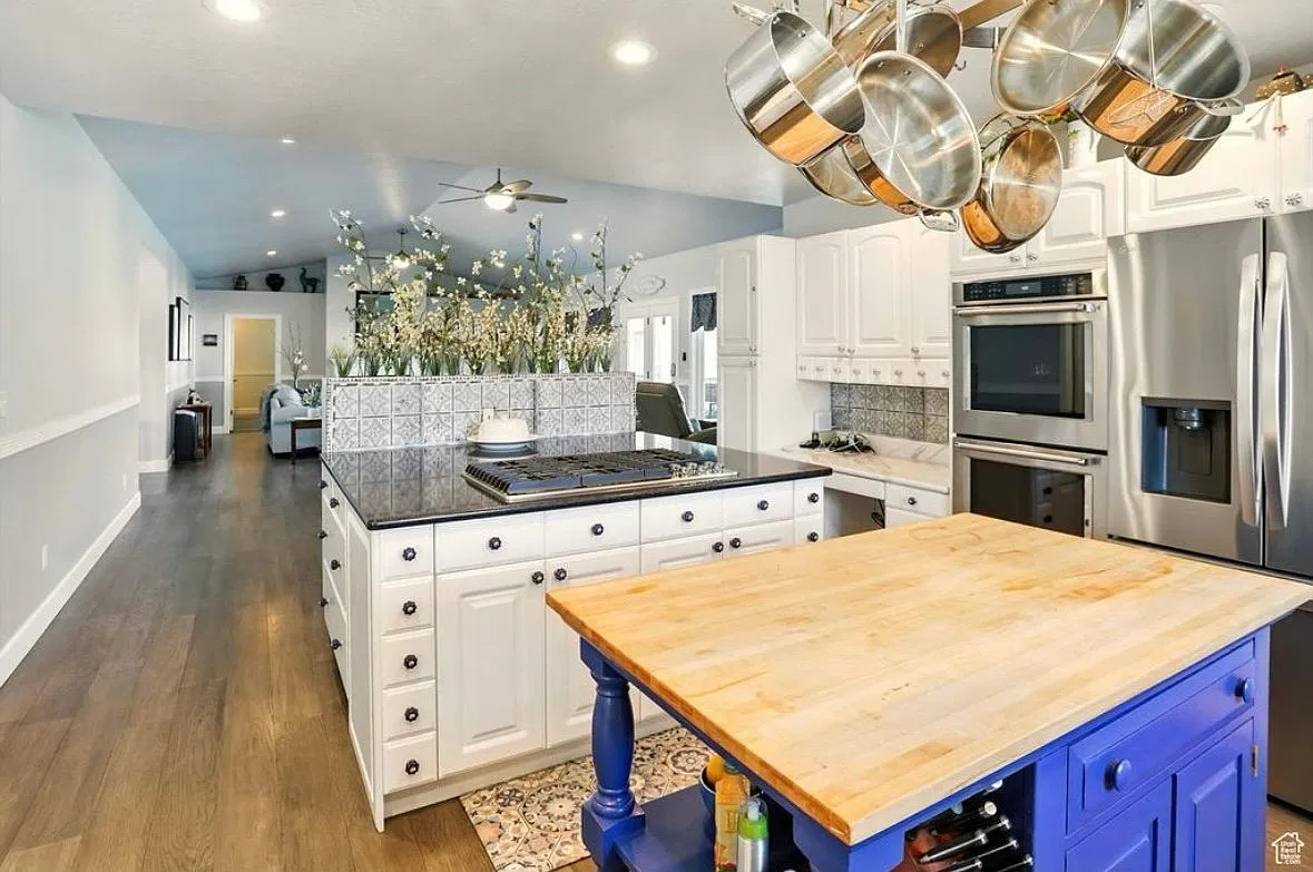 Large Accessible Home — Photo 4