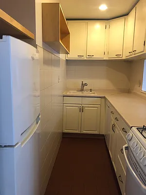 Rented by Universal Realty Group | media 2