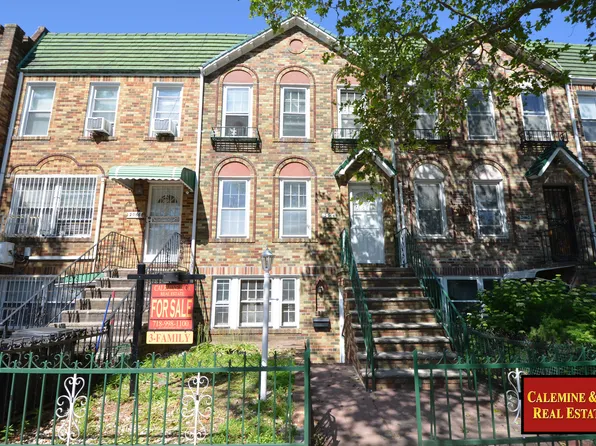 2064 Coyle Street image 1 of 29