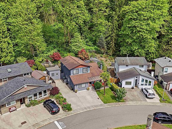 2nd image of 1282 Bluff Dr