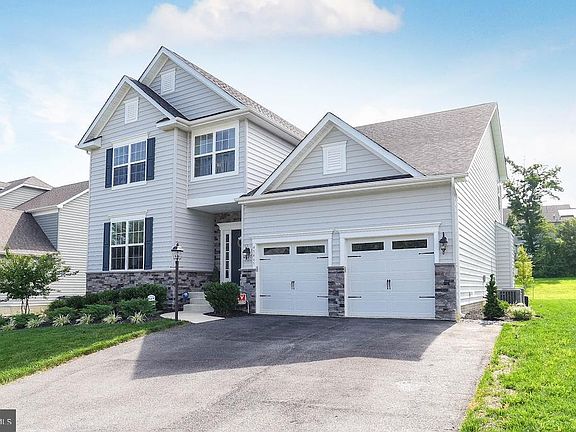 3rd image of 45465 Havenridge St
