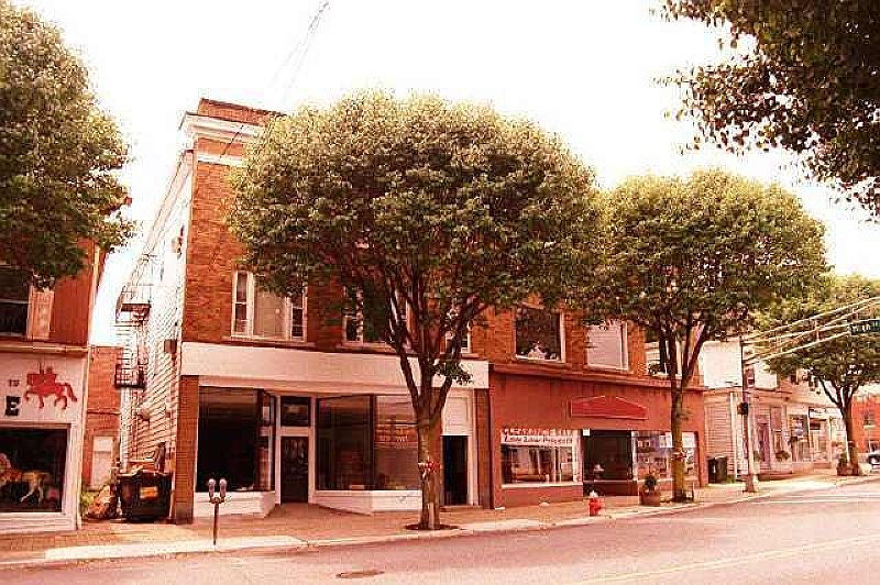 2nd image of 160 Main St
