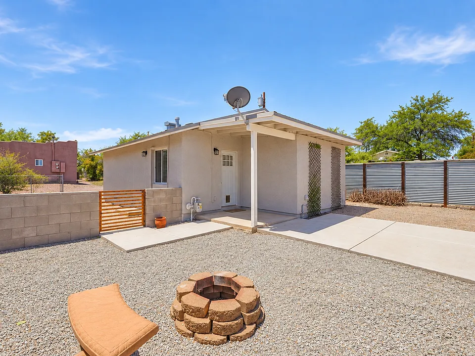 1226 E. Elm St.
