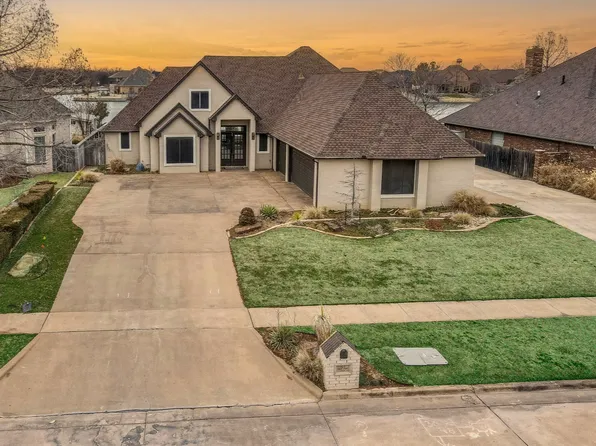 7623 Wyatt Lake Dr, Lawton, OK 73505