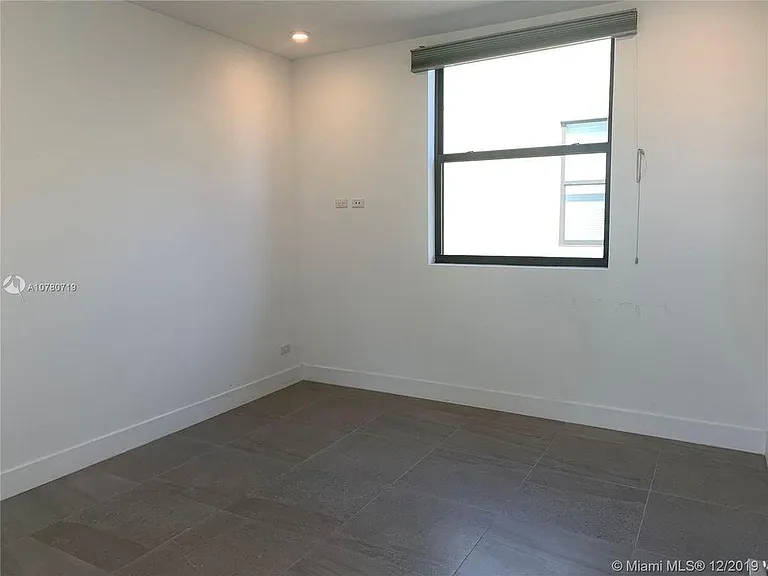 2942 SW 27th Ter — Photo 40