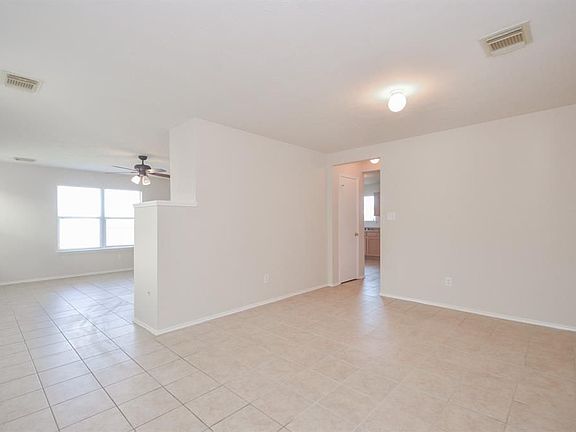 4th image of 5714 W Harrow Dr
