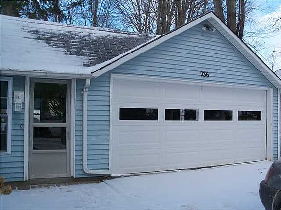 3rd image of 936 Old Pines Trl
