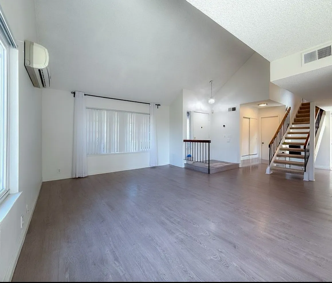 Building Photo - 2602 E Myra Ct