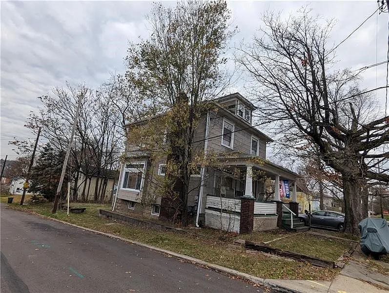 343 4th Ave photo 1