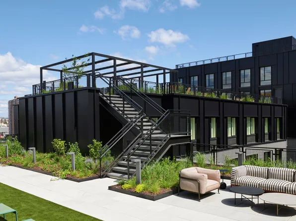 445 Gerard Avenue image 9 of 17