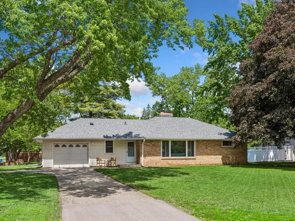 6 Mission Ln, Bloomington, MN 55420