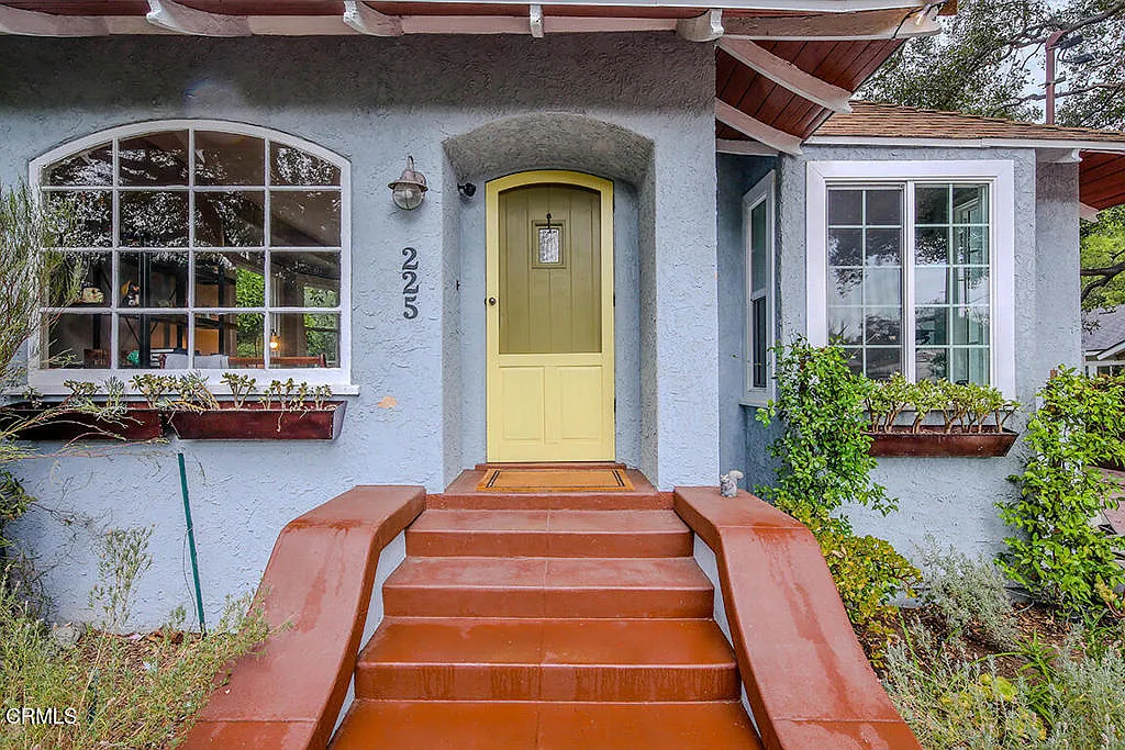 3 bed, 3.0 bath, 1300 sqft, $5,600 — Photo 2