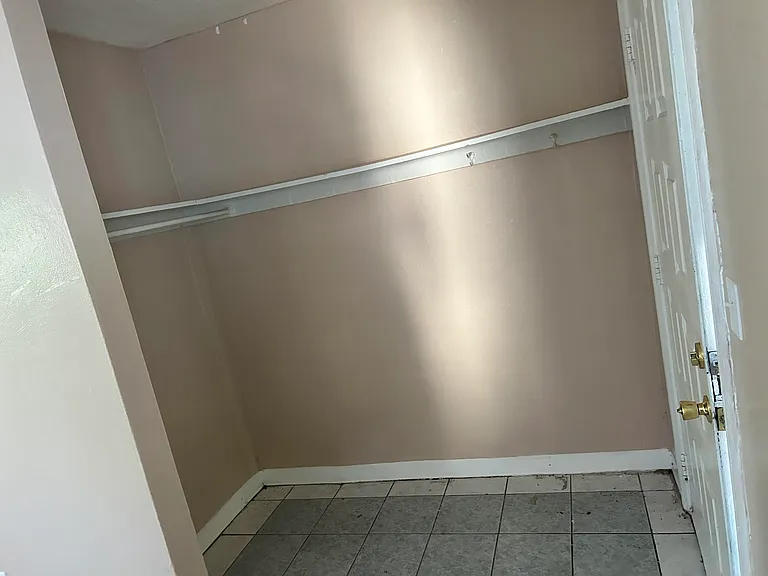 5100 S Pine Ave #105 — Photo 6