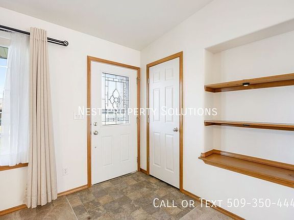 3rd image of 807 Westshore Dr NE APT E18
