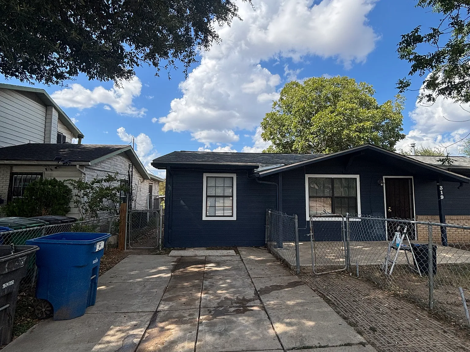 3 bed, 1000 sqft, $1,400 — Photo 2