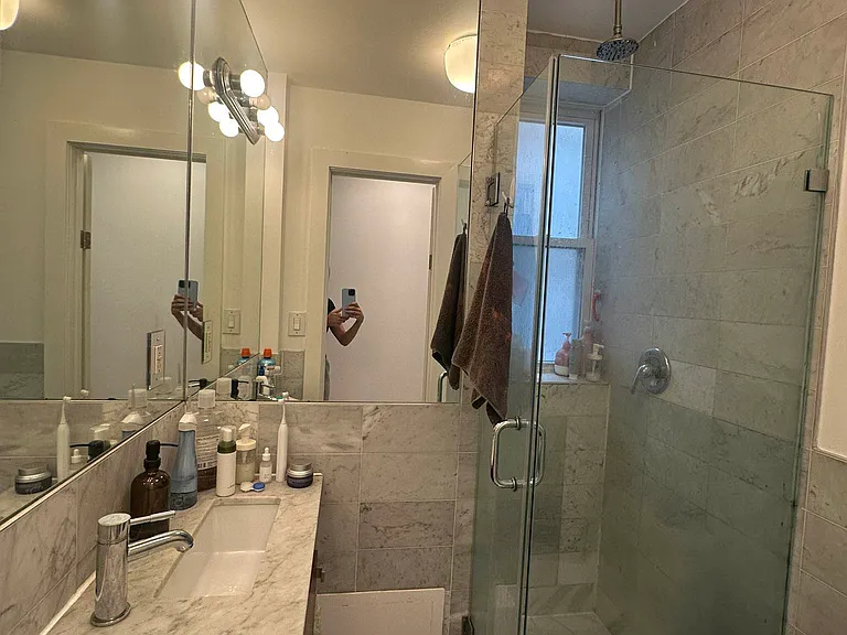 326 W 47th St #4B — Photo 3