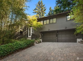 821 Eagle Cliff Rd NE, Bainbridge Island, WA 98110