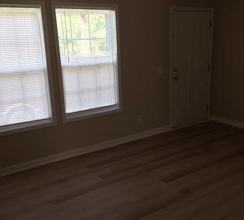 3rd image of 2433 Sherry Cir