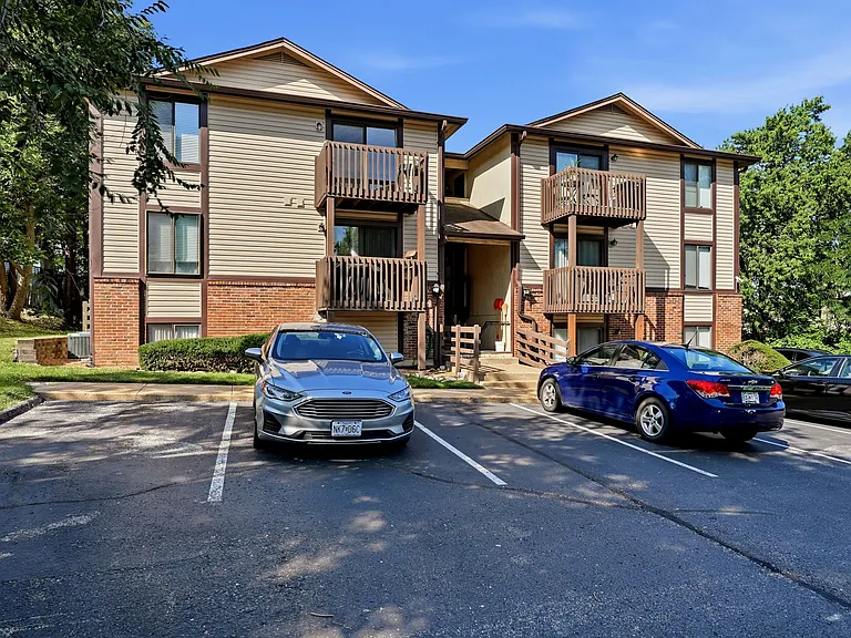 1021 Adworth Dr #J — Photo 1