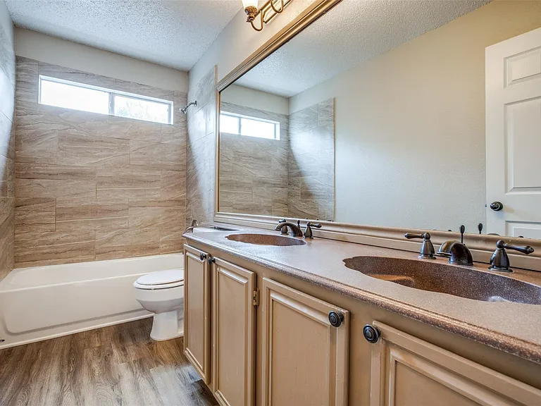 4528 Fargo Dr — Photo 6
