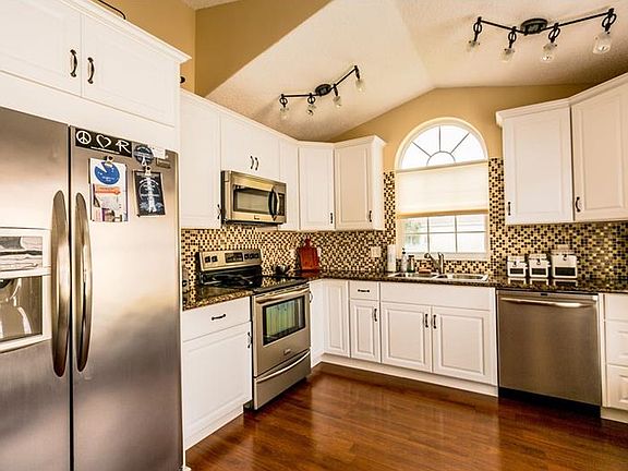 5th image of 2611 Summer Creek Dr