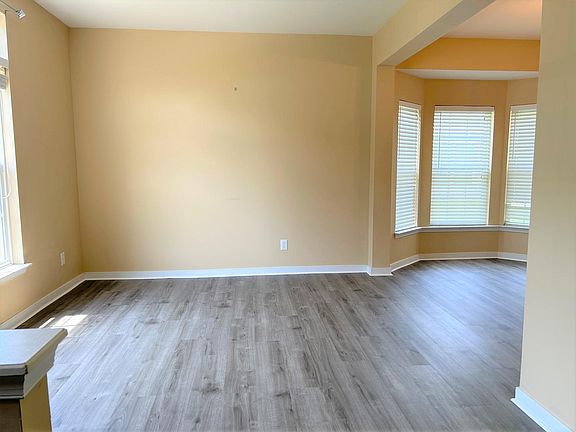 3rd image of 11327 Abbots Cross Ln