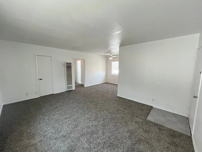 1935 Cloverfield Blvd — Photo 4
