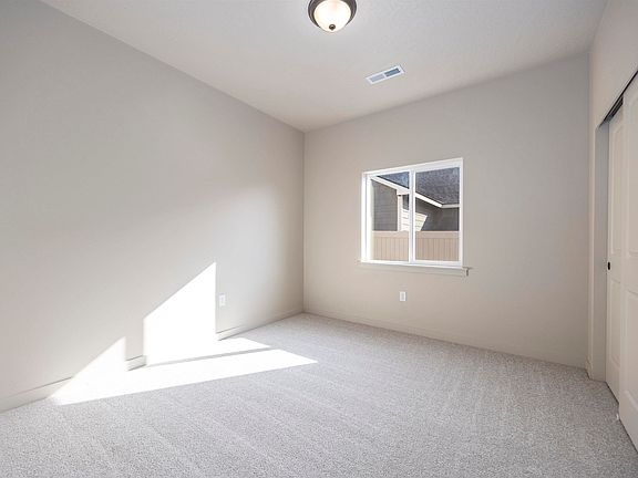 5th image of 224 Scott Rd