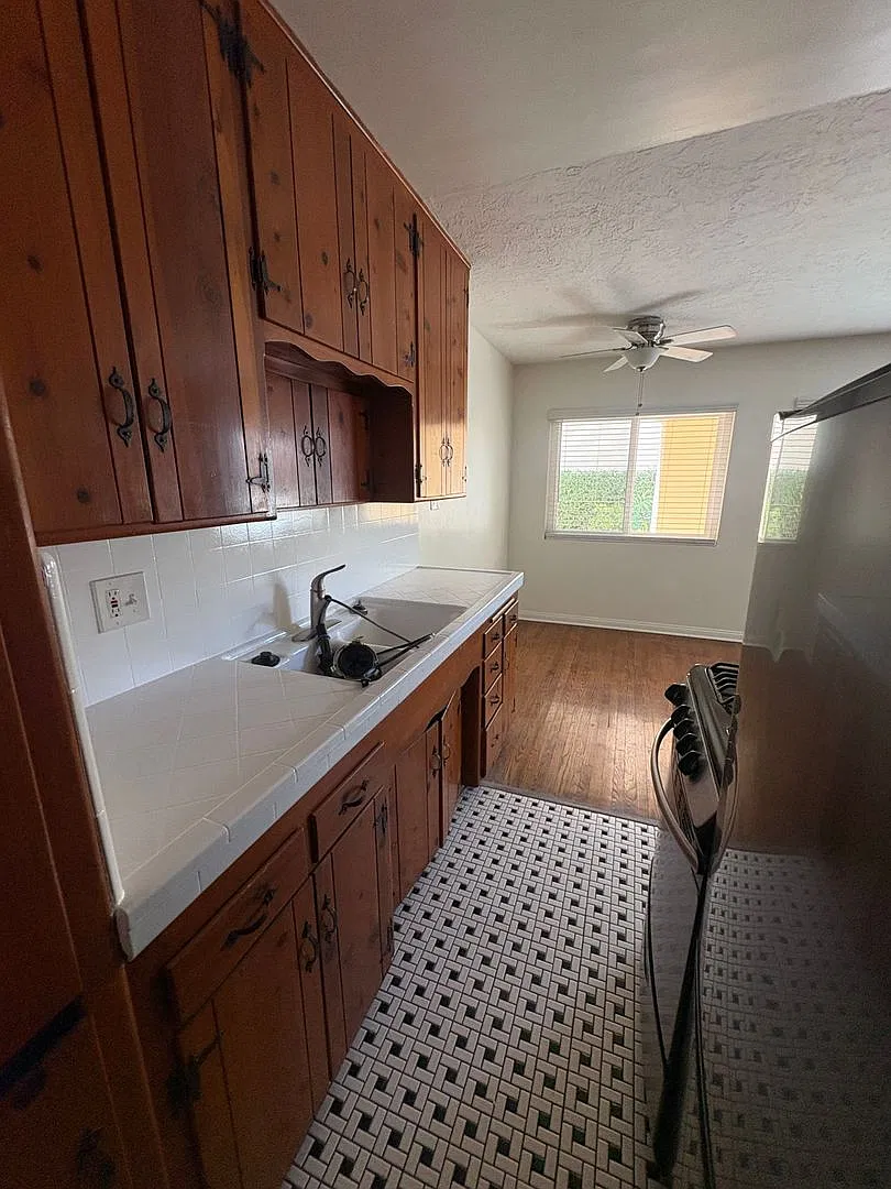 4621 North Ave. — Photo 3