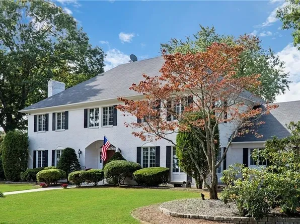 70 Cedar Bay Dr, Warwick, RI 02888